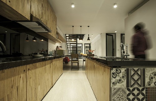 Báo ngoại mổ xẻ nhà 3 tầng độc đáo ở Tây Hồ