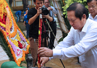 Bộ trưởng Trương Minh Tuấn viếng nghĩa trang liệt sỹ ngành TT&TT