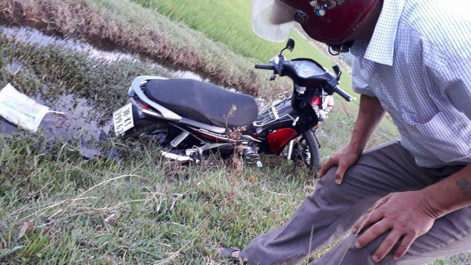 Hà Tĩnh: Xe máy đấu đầu, 2 thanh niên chết thảm