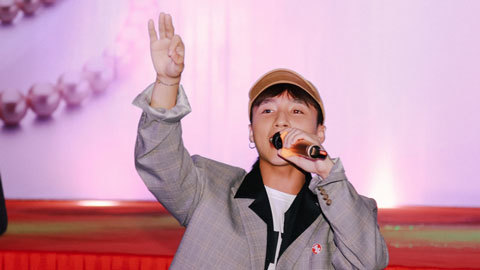 Tiết mục Sơn Tùng biểu diễn ở Phú Quốc