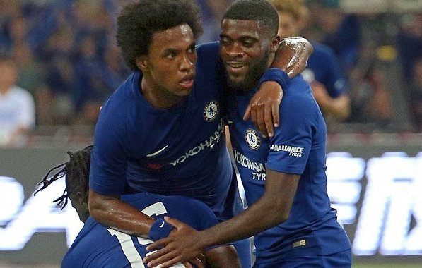Hàng công bùng nổ, Chelsea vùi dập Arsenal