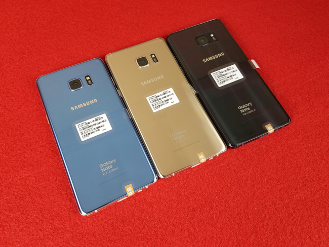 Cận cảnh 3 mẫu Galaxy Note FE mới về VN, giá còn 12 triệu đồng