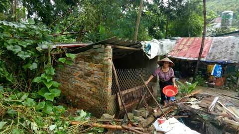 Bé cụt chân do đá đè: Đá tảng từng lăn ầm ầm sát nhà