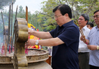 Phó Thủ tướng dâng hương tưởng nhớ các anh hùng, liệt sĩ tại Quảng Trị