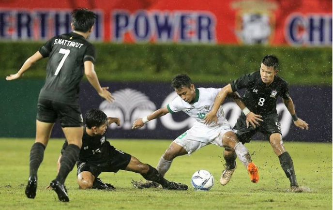 U23 Thái Lan bất lực trước Indonesia, vẫn đoạt vé vào VCK