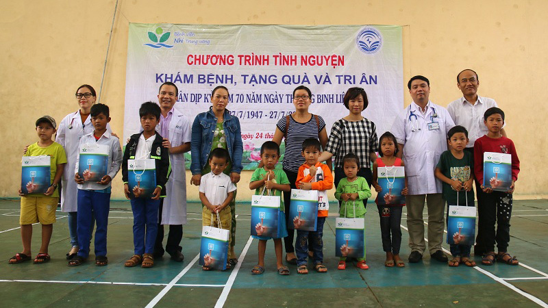 1.000 trẻ vùng cao Quảng Trị được khám, cấp thuốc miễn phí
