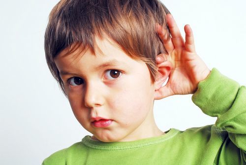 Cách phát hiện trẻ bị khiếm thính