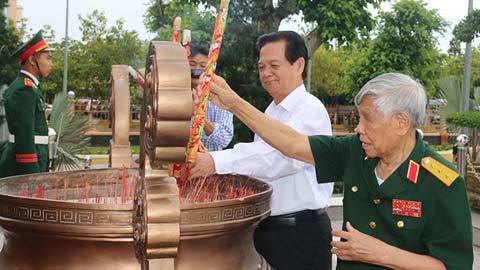 Quân khu 9 họp mặt đảng viên qua các thời kỳ