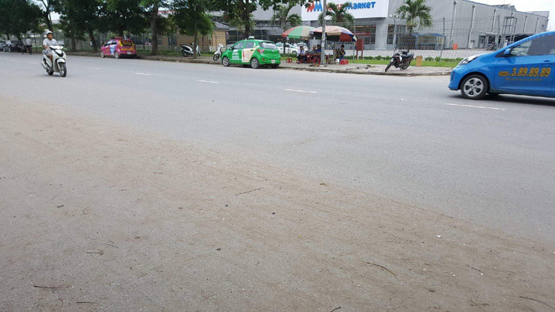 Côn đồ đất Cảng hỗn chiến trước cửa siêu thị