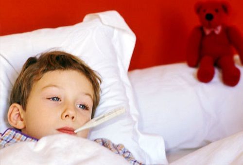 Trẻ bị sốt rét và cách điều trị