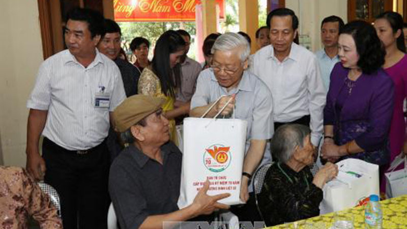 Lịch sử không quên những cống hiến, hy sinh của người có công