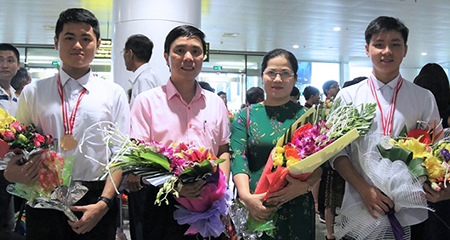 Lớp có 2 học sinh giành huy chương quốc tế