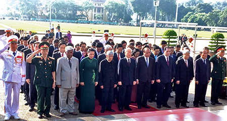 Lãnh đạo Đảng, Nhà nước dâng hương tưởng niệm các anh hùng liệt sĩ
