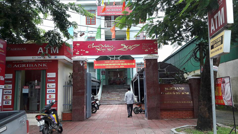 Cán bộ ngân hàng bị tố làm vợ người khác có thai