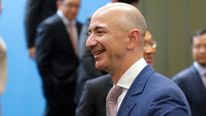 Tỷ phú Jeff Bezos vừa đánh mất ngôi vị người giàu nhất thế giới