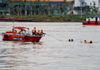 Chìm tàu trên sông Sài Gòn, 2 mẹ con mất tích