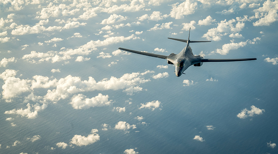 Oanh tạc cơ Mỹ thị uy sức mạnh trên bán đảo Triều Tiên