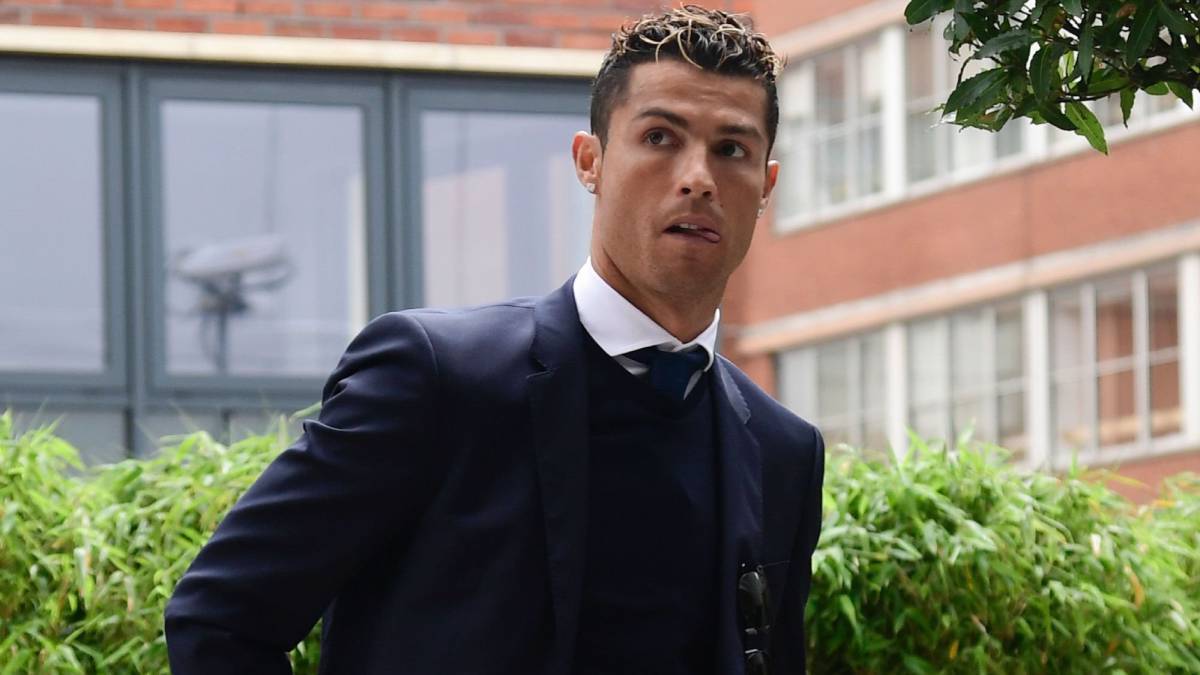 Ronaldo đe dọa Perez, MU đón sao trẻ người Bỉ