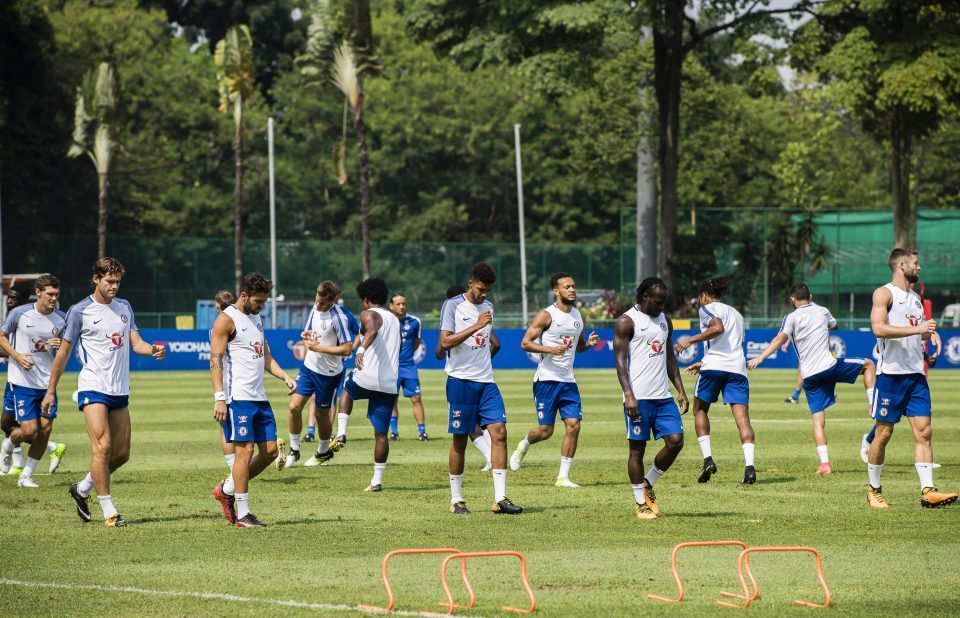 Chưa ra trận, Conte đã lo cầu thủ Chelsea 