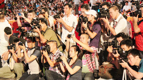 Uy hiếp, cản nhà báo tác nghiệp sẽ bị phạt 60 triệu