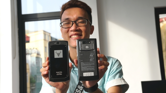 Smartphone pin khủng nhất thế giới: Dùng cả tuần không cần sạc