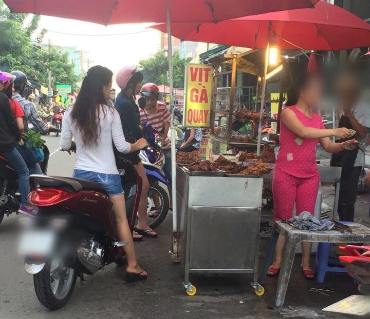 Thịt quay 'xông khói' và những tiềm ẩn gây ung thư