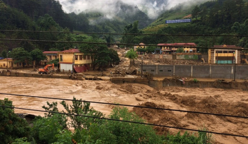 hình ảnh mưa lũ