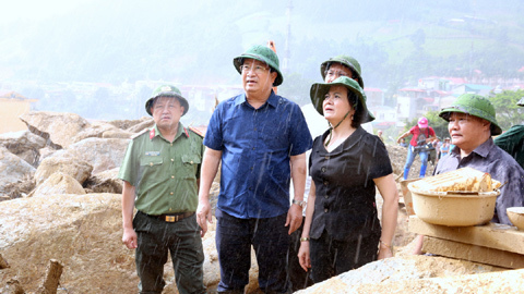 Yên Bái tan hoang sau lũ, khẩn trương tìm người mất tích