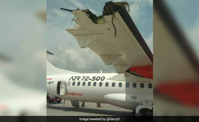Máy bay Indonesia đụng nhau vỡ cánh