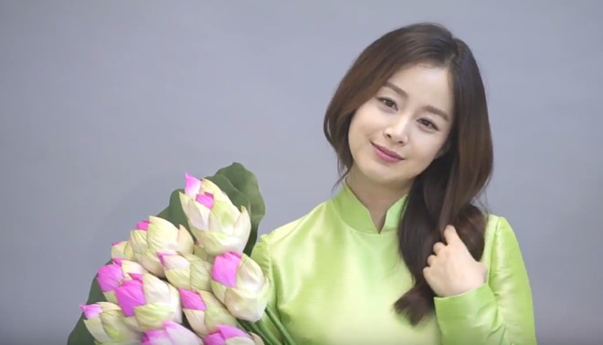 Kim Tae Hee lần đầu diện áo dài Việt khi mang bầu 5 tháng