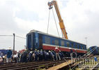 Hà Nội: Hiện trường cẩu tàu hỏa trật bánh ở ga Yên Viên