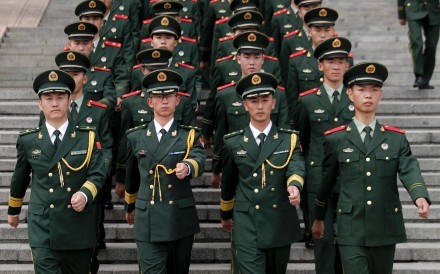 Nhận diện 'kẻ thù' làm quân đội TQ suy yếu