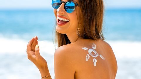 Bôi kem chống nắng không đúng cách có nguy cơ khiến bạn mắc ung thư da