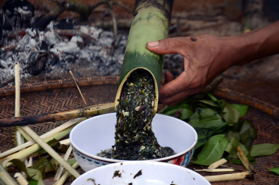 Canh thụt và đọt mây - món ăn đãi khách quý của người Tây Nguyên