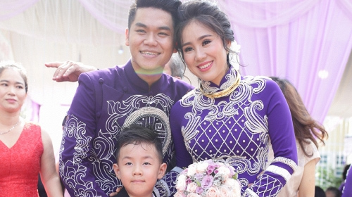 Lê Phương - Trung Kiên song ca trong tiệc cưới