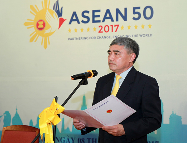 Phát hành bộ tem đặc biệt 50 năm ASEAN