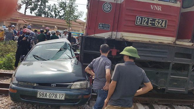 Bắc Giang: Chủ tịch Hội khuyến học bị tàu hỏa đâm tử vong