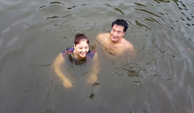 bể bơi tự nhiên