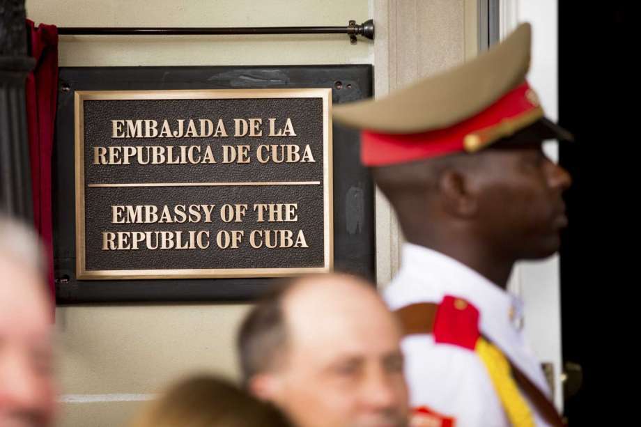 Mỹ bất ngờ trục xuất hai nhà ngoại giao Cuba