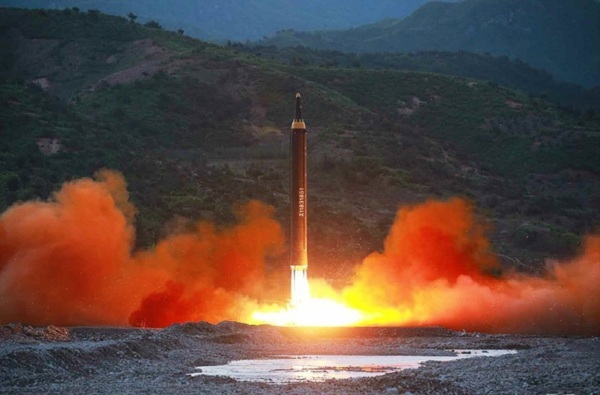 Lợi hại của tên lửa Triều Tiên tính dùng hủy diệt Guam