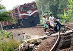 Chặn tai nạn đường sắt: Trên 'nóng', dưới 'lạnh'