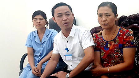 Cán bộ xã kể phút phê 'chưa chấp hành' lên lý lịch SV