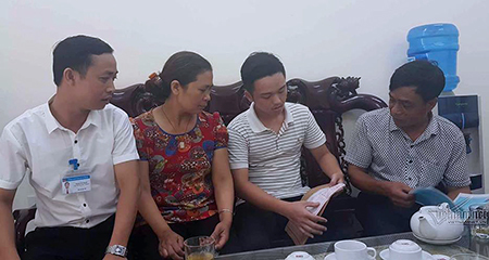 Chủ tịch xã xin lỗi, nói người phê lý lịch SV là công chức văn phòng