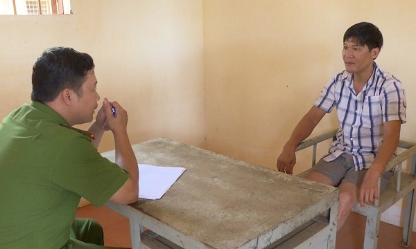 Bắt giám đốc trộm Iphone nhân viên cây xăng