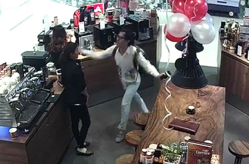 Khánh Casa xin lỗi vụ tát cô gái