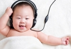 5 hành động quen thuộc của cha mẹ gây tổn thương thính giác của trẻ