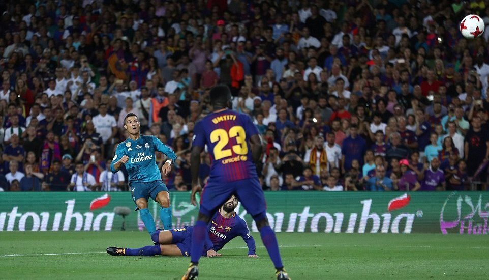 Xem Ronaldo vẽ siêu phẩm vào lưới Barca