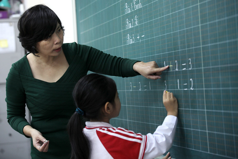Việt Nam đang thừa giáo viên?