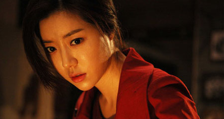 Chiếc điện thoại lạ trong nhà kho và ngày kỉ niệm 10 năm kết hôn đẫm nước mắt