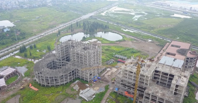 Cận cảnh 'bệnh viện trăm tỷ' bỏ hoang sau 10 năm khởi công